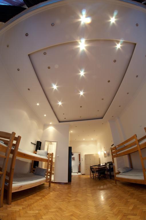 11th Hour Cinema Hostel Budapeszt